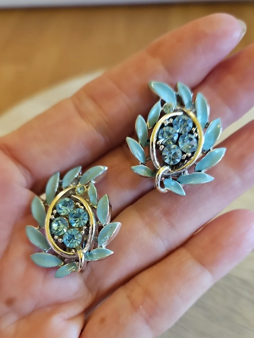 Vintage Blue Aqua Rhinedtone Enamel Leaf Clip-On Earrings - Picture 1 of 6